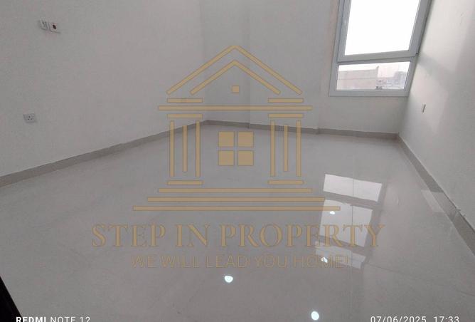 963400 - Property Image 2