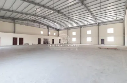 مخزن - استوديو - 2 حمامات للايجار في شارع الصناعية الشرقي - بركة العوامر - الوكرة