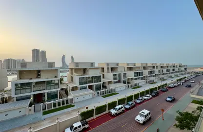 Apartment - 2 Bedrooms - 4 Bathrooms for sale in Gewan Island - The Pearl Island - Doha