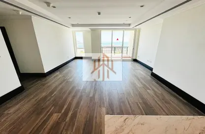 Apartment - 2 Bedrooms - 2 Bathrooms for rent in Viva East - Viva Bahriyah - The Pearl Island - Doha