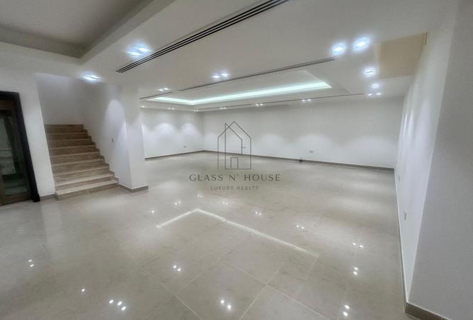 950056 - Property Image 2