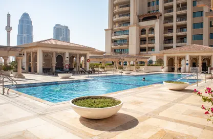Apartment - 1 Bedroom - 2 Bathrooms for sale in One Porto Arabia - Porto Arabia - The Pearl Island - Doha