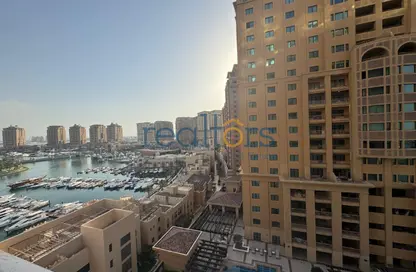 شقة - غرفة نوم - 2 حمامات للبيع في طريق بورتو الشرقي - بورتو أرابيا - جزيرة اللؤلؤة - الدوحة