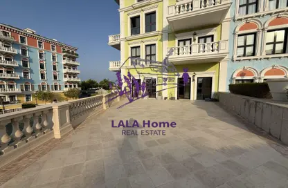 Apartment - 1 Bedroom - 2 Bathrooms for rent in Carnaval - Qanat Quartier - The Pearl Island - Doha