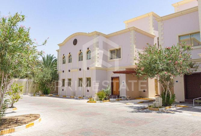 939744 - Property Image 2