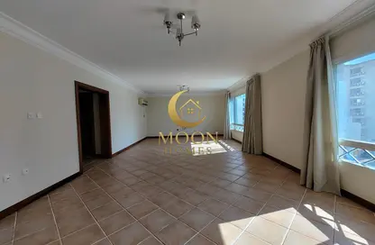 Apartment - 3 Bedrooms - 3 Bathrooms for rent in Al Mansoura - Al Mansoura - Doha