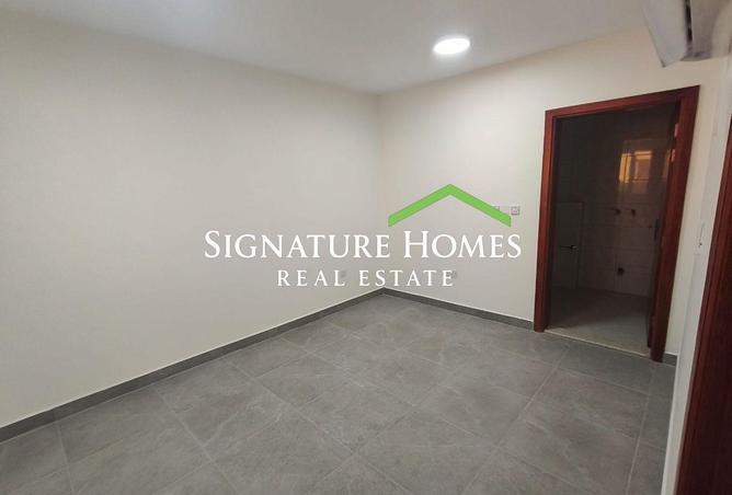 988907 - Property Image 3