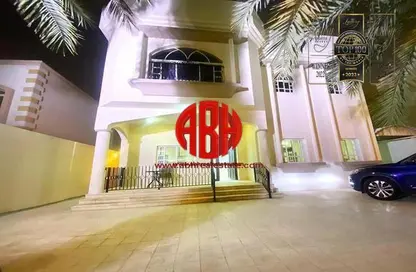 Villa - 5 Bedrooms - 6 Bathrooms for rent in Al Maamoura - Al Maamoura - Doha