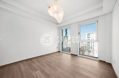 Apartment - 1 Bedroom - 2 Bathrooms for sale in Gewan Island - The Pearl Island - Doha