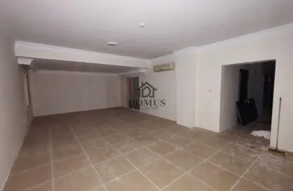 Apartment - 3 Bedrooms - 2 Bathrooms for rent in Al Zubair Bakkar Street - Al Sadd - Doha