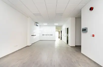 مساحات مكتبية - استوديو - 1 حمام للايجار في مبنى سلوي التجاري - طريق سلوى - الدوحة