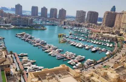 شقة - 2 غرف نوم - 3 حمامات للبيع في طريق بورتو الغربي - بورتو أرابيا - جزيرة اللؤلؤة - الدوحة