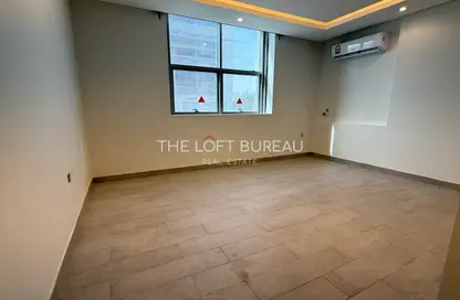 Apartment - 2 Bedrooms - 3 Bathrooms for rent in Al Nasr Street - Al Nasr - Doha