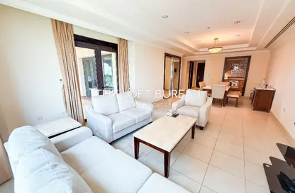Apartment - 2 Bedrooms - 3 Bathrooms for rent in Tower 6 - Porto Arabia - The Pearl Island - Doha