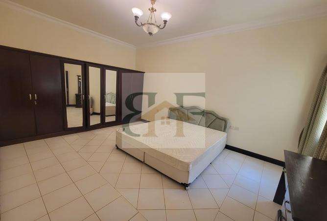 952771 - Property Image 2