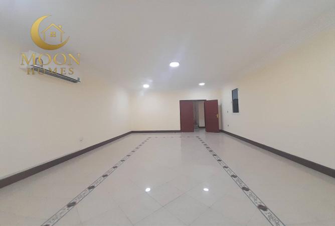 996304 - Property Image 2