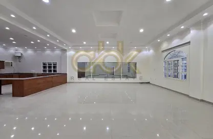Villa - 3 Bedrooms - 6 Bathrooms for rent in Umm Abirieh - Al Shamal