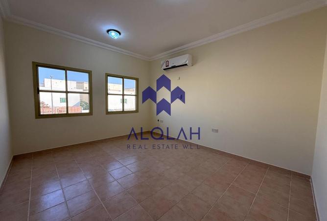 956197 - Property Image 2