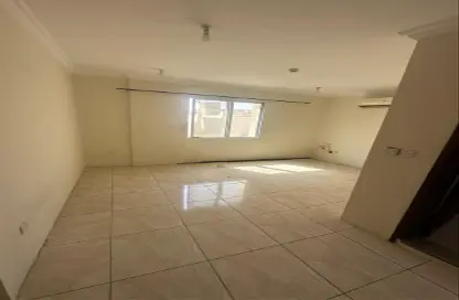 Apartment - 2 Bedrooms - 2 Bathrooms for rent in Madinat Khalifa South - Madinat Khalifa - Doha