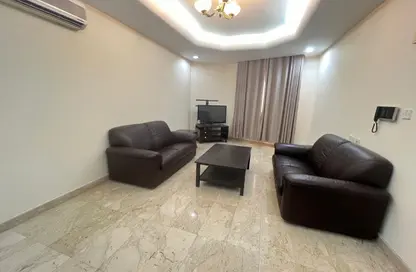 Apartment - 2 Bedrooms - 2 Bathrooms for rent in Bin Omran - Fereej Bin Omran - Doha