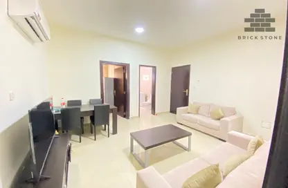 Apartment - 2 Bedrooms - 1 Bathroom for rent in Umm Ghwailina Comm - Umm Ghuwalina - Umm Ghuwailina - Doha