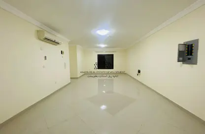 Apartment - 4 Bedrooms - 3 Bathrooms for rent in Fereej Bin Mahmoud - Doha