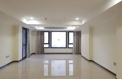 Apartment - 1 Bedroom - 2 Bathrooms for rent in Porto Arabia - The Pearl Island - Doha