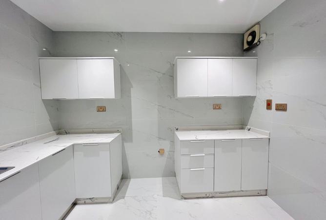 967842 - Property Image 2