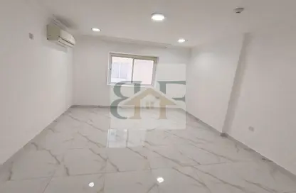 Apartment - 2 Bedrooms - 2 Bathrooms for rent in Bin Omran - Fereej Bin Omran - Doha