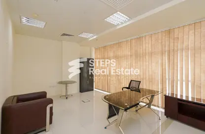 مساحات مكتبية - استوديو - 1 حمام للايجار في منتزه 10 - المنتزه - الدوحة