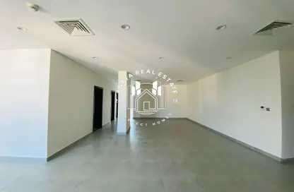 Apartment - 2 Bedrooms - 2 Bathrooms for rent in Fereej Bin Mahmoud - Doha