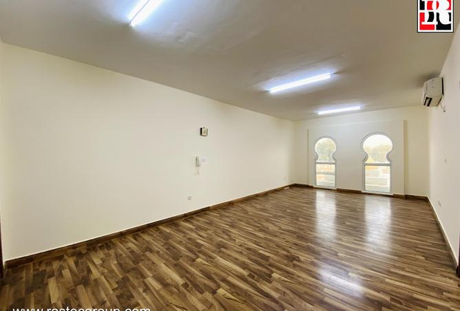 960104 - Property Image 2