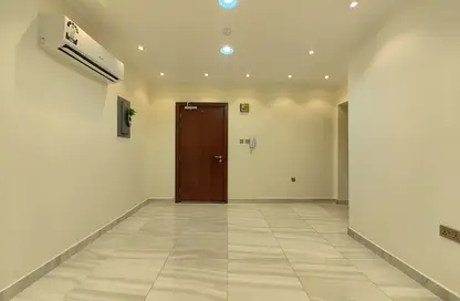 Apartment - 2 Bedrooms - 2 Bathrooms for rent in Asim Bin Omar Street - Al Mansoura - Doha