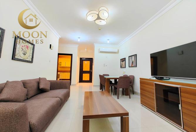 985261 - Property Image 2