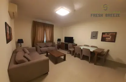 شقة - 2 غرف نوم - 2 حمامات للايجار في أم غويلينا - الدوحة