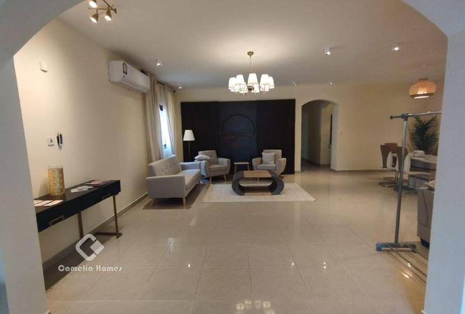 942004 - Property Image 2