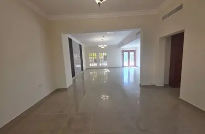 مجمع سكني - 4 غرف نوم - 4 حمامات للايجار في فلل عين خالد - عين خالد - الدوحة