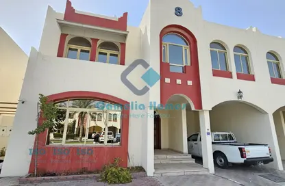 فيلا - 3 غرف نوم - 4 حمامات للايجار في طريق سلوى - العزيزية - الدوحة