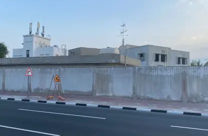 Townhouse - 5 Bedrooms - 4 Bathrooms for sale in Onaiza - Onaiza - Doha