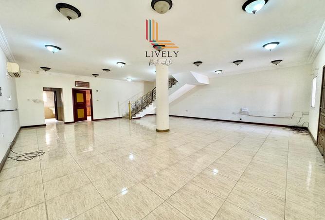 932783 - Property Image 3