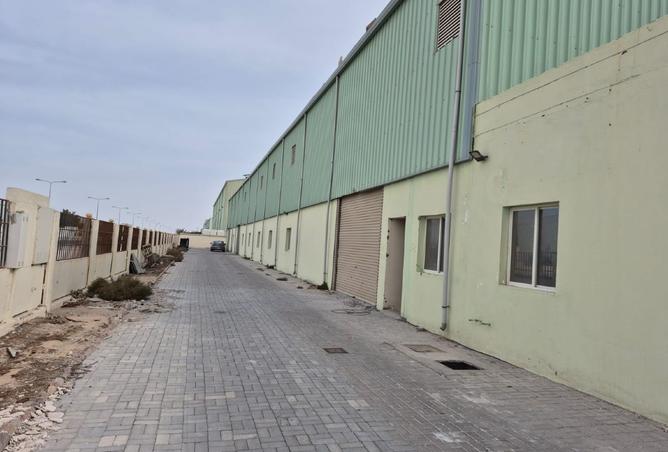 988300 - Property Image 2