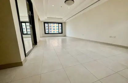 Apartment - 2 Bedrooms - 3 Bathrooms for rent in Two Porto Arabia - Porto Arabia - The Pearl Island - Doha