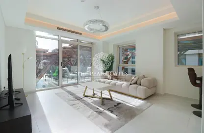 Apartment - 1 Bedroom - 2 Bathrooms for rent in Gewan Island - The Pearl Island - Doha
