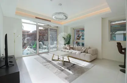 Apartment - 1 Bedroom - 2 Bathrooms for rent in Gewan Island - The Pearl Island - Doha