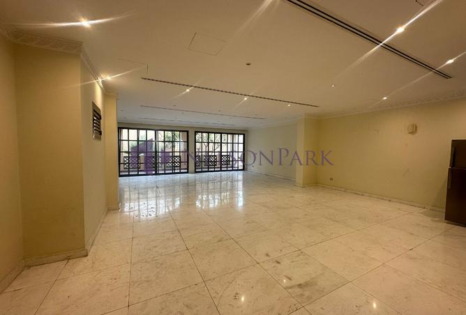 945356 - Property Image 2