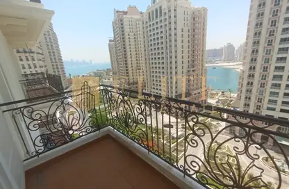 Apartment - 3 Bedrooms - 5 Bathrooms for rent in Floresta Gardens - Floresta Gardens - The Pearl Island - Doha