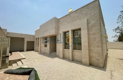 فيلا - 3 غرف نوم - 4 حمامات للايجار في شارع المطار القديم - طريق المطار القديم - الدوحة
