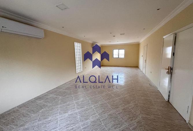 998368 - Property Image 2