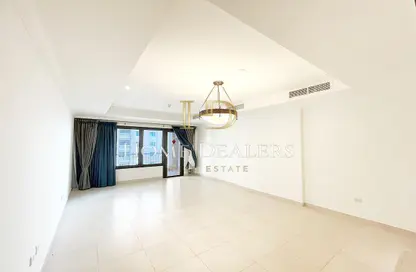 Empty Room image for: Apartment - 2 Bedrooms - 2 Bathrooms for sale in West Porto Drive - Porto Arabia - The Pearl Island - Doha, Image 1