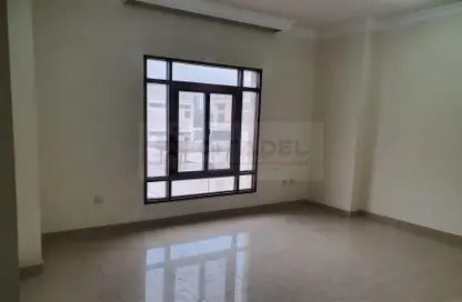 Empty Room image for: Apartment - 3 Bedrooms - 3 Bathrooms for rent in C-Ring - Doha, Image 1